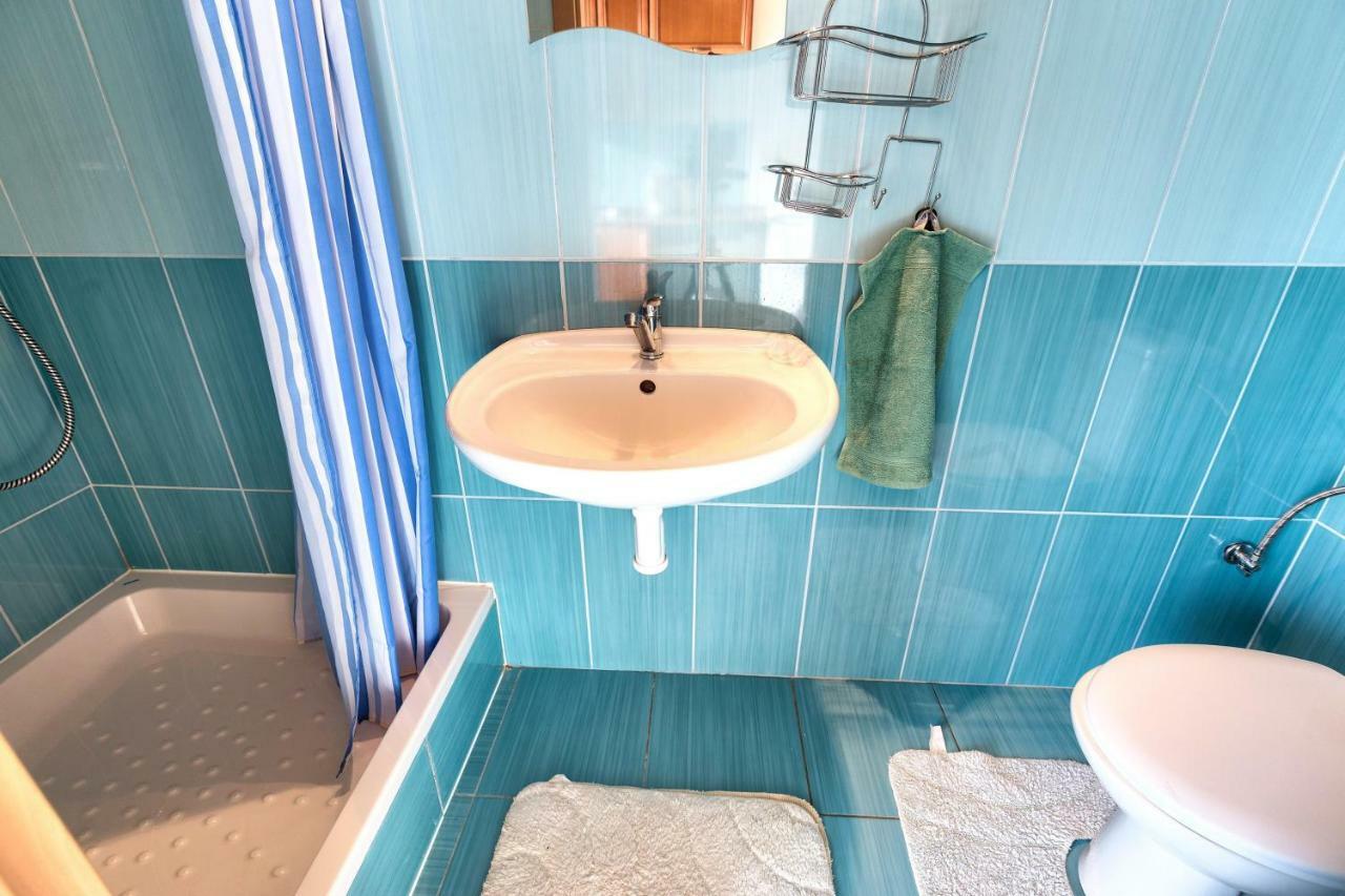Hôtel Apartmanovy Dom Red à Podhájska Extérieur photo