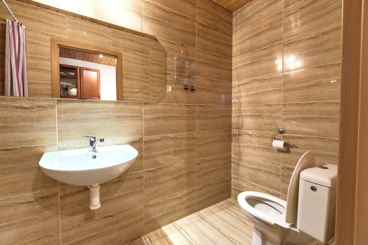 Hôtel Apartmanovy Dom Red à Podhájska Extérieur photo