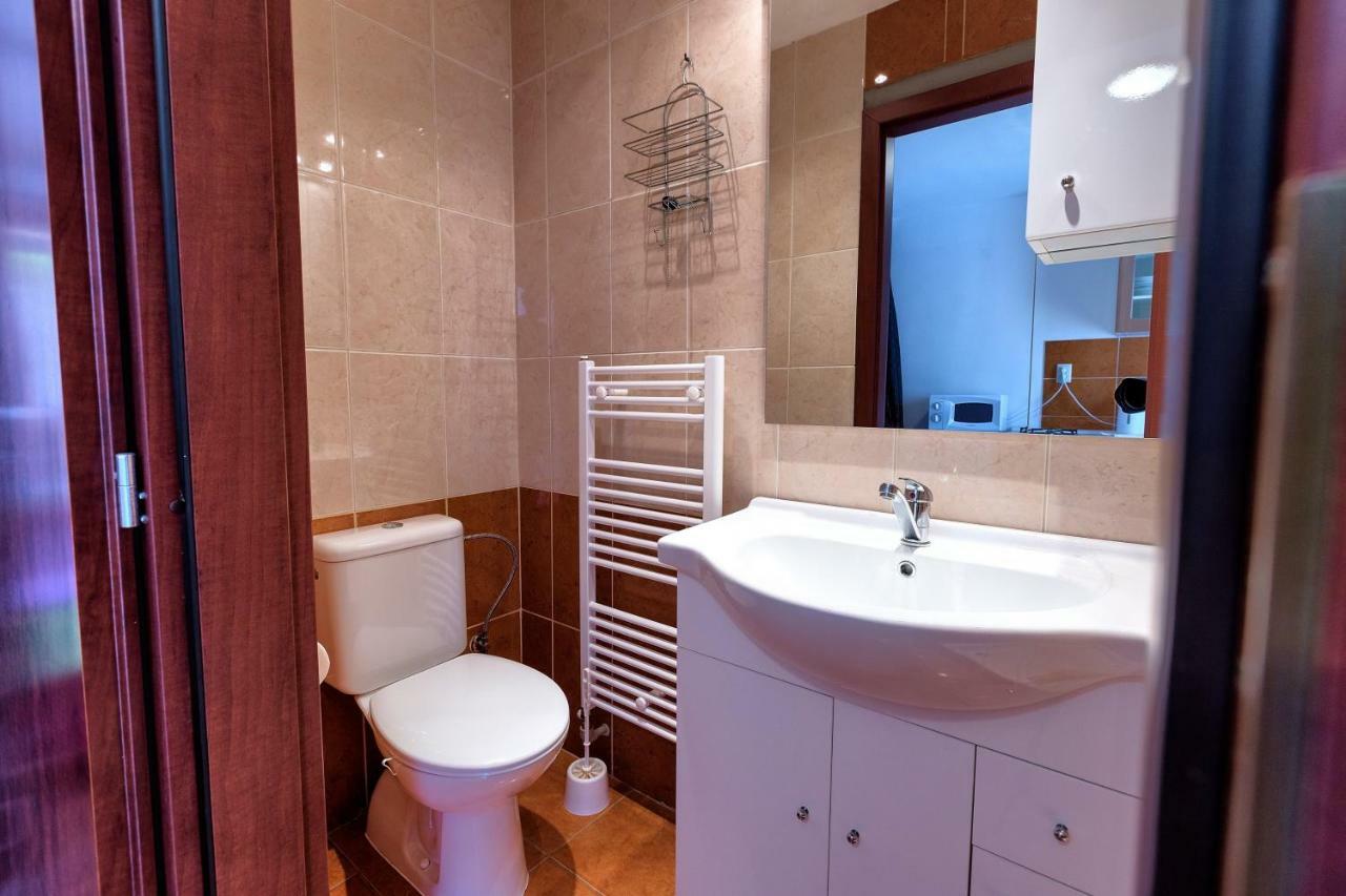 Hôtel Apartmanovy Dom Red à Podhájska Extérieur photo